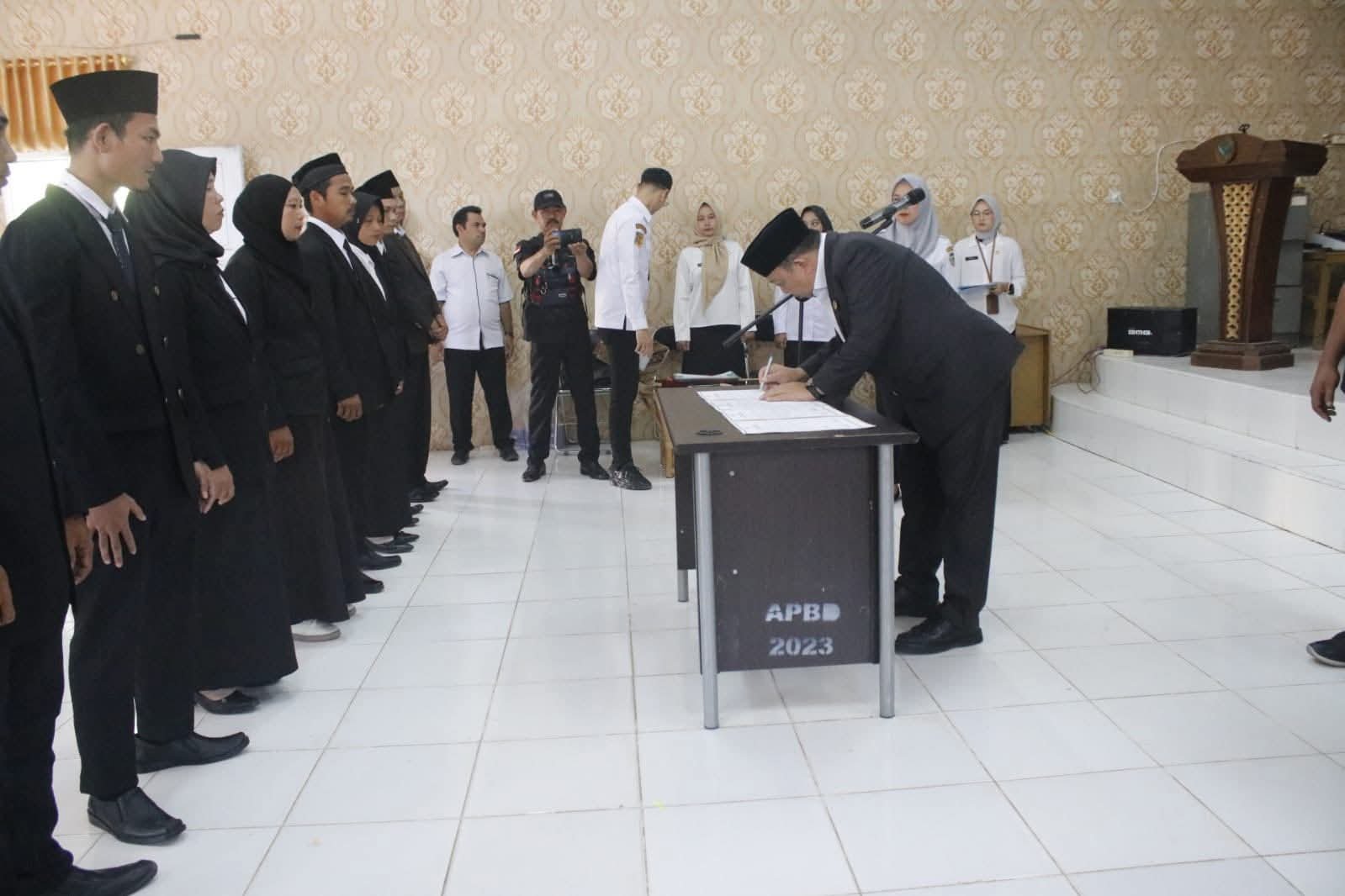 Wabup Gustianto Lantik PAW BPD, Tekankan Sinergi dan Pencegahan Stunting di Desa