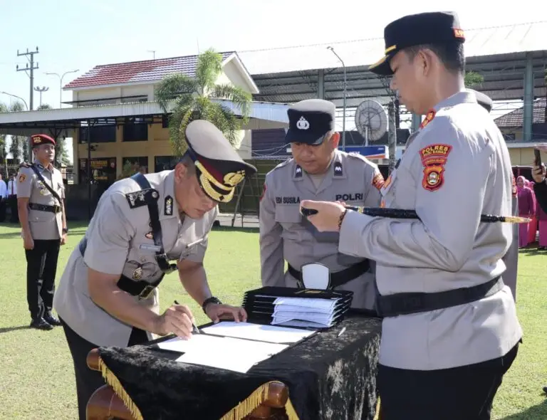 Kapolres Mura Mutasi 12 Perwira, Tekankan Profesionalisme dan Komitmen Berantas Narkoba