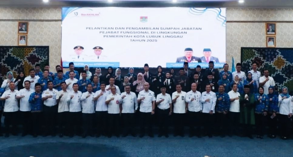 Wali Kota Lubuk Linggau Lantik 17 Pejabat Fungsional, Tekankan Integritas dan Profesionalisme