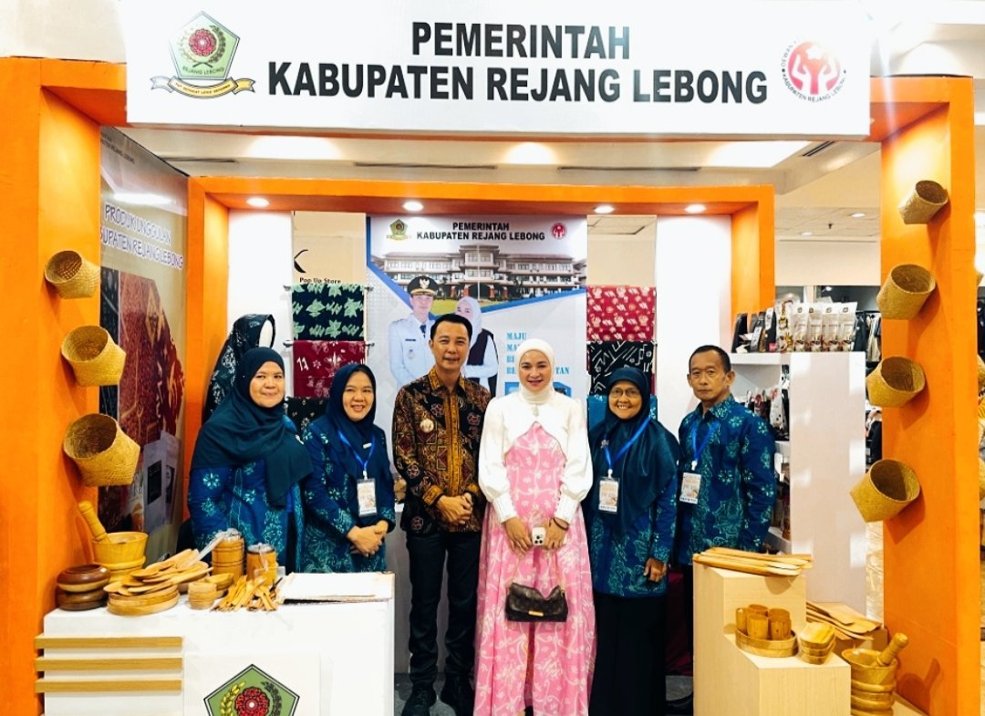 Bupati Fikri Tampilkan Pesona Rejang Lebong di Pameran Nasional Kriya Indonesia 2025