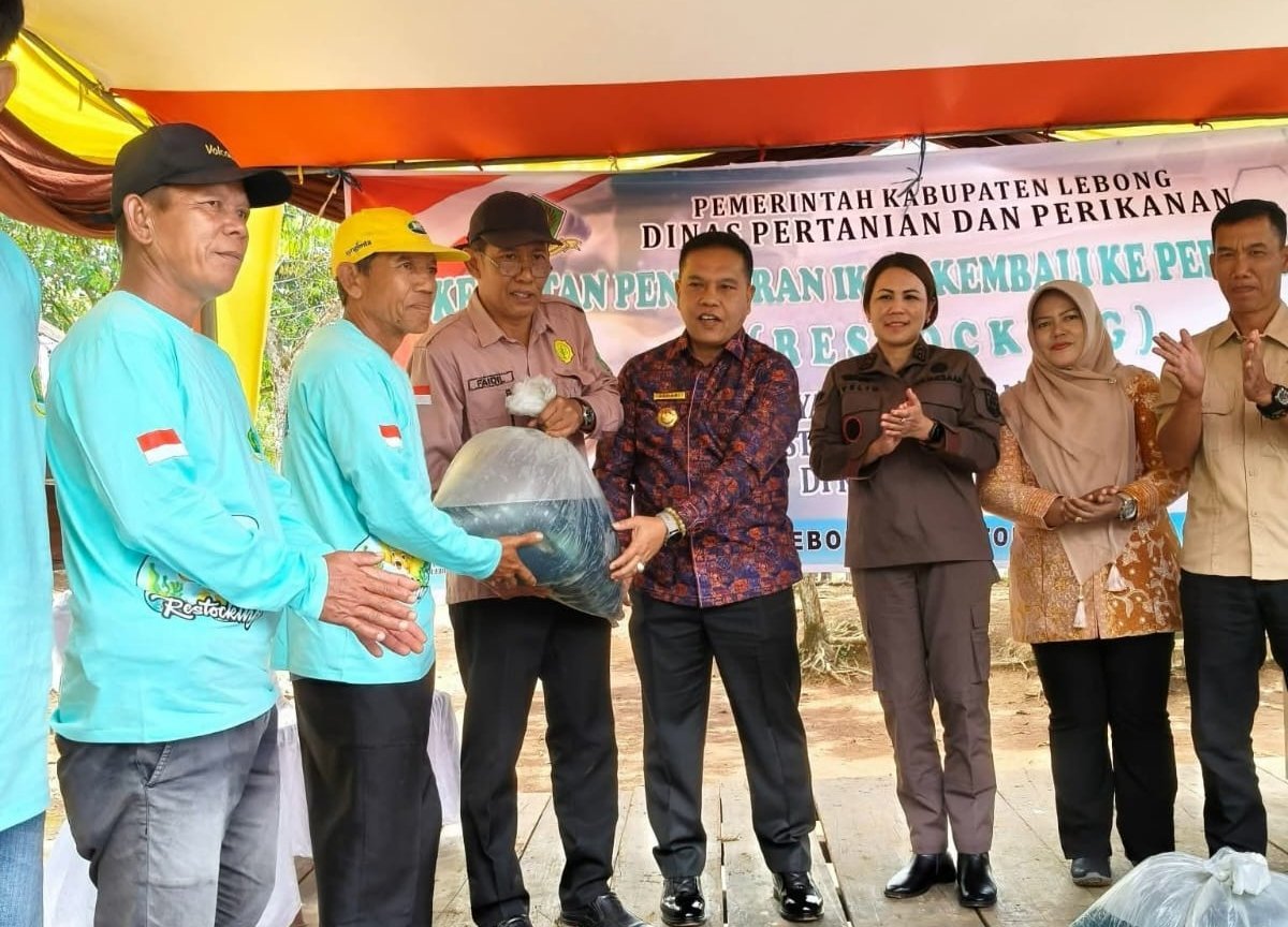 Pemkab Lebong Tebar 253 Ribu Benih Ikan, Bupati Azhari Tegaskan Komitmen Lestarikan Ekosistem Perairan