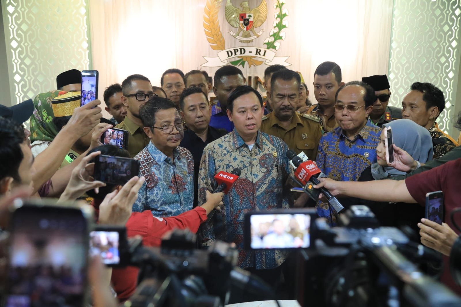 Ketua DPD RI Tidak Mempersoalkan Pemberian Gelar Pahlawan Suharto